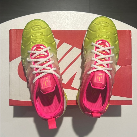 Nike Air VaporMax Plus “Pink Volt Gradient” Women’s Size 6.5 - Picture 6 of 9